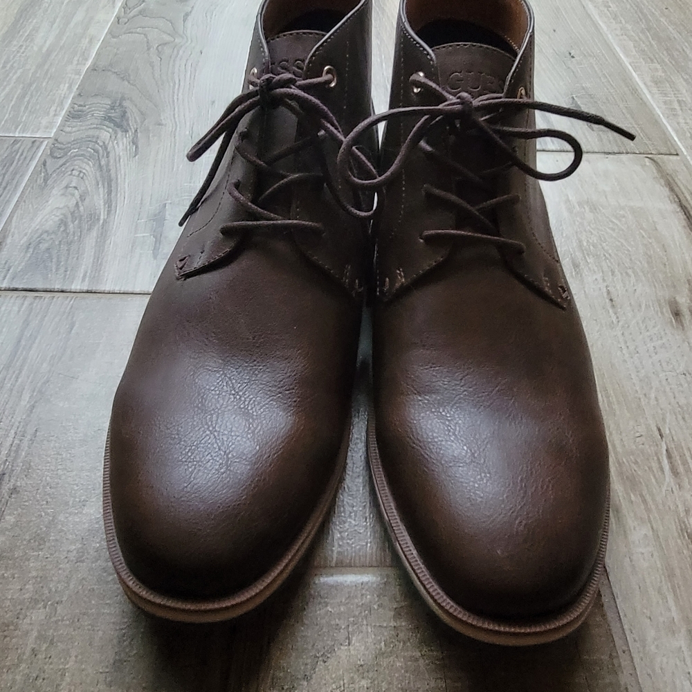Men's Guess size 11 short casual boot